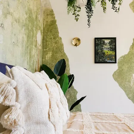 Kunstvolles Im Zentrum - Free Parking Apartman *